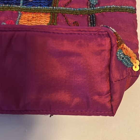 MILSON & LOUIS BRAND SILK HAND BAG EMBROIDERY AND SEQUIN DESIGN
GORGEOUS COLORS - Picture 11 of 12